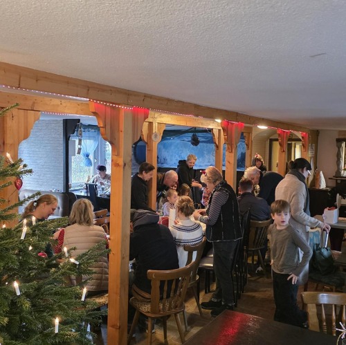 Sch&ouml;nes Weihnachtsbasteln und freundliche Feier&nbsp;